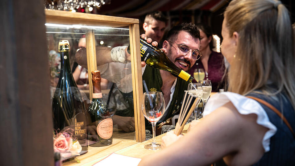 Die Partybilder vom Donnerstag, 14. August, aus dem Festzelt Krönner. Die Partybilder vom Donnerstag, 14. August, aus dem Festzelt Krönner.