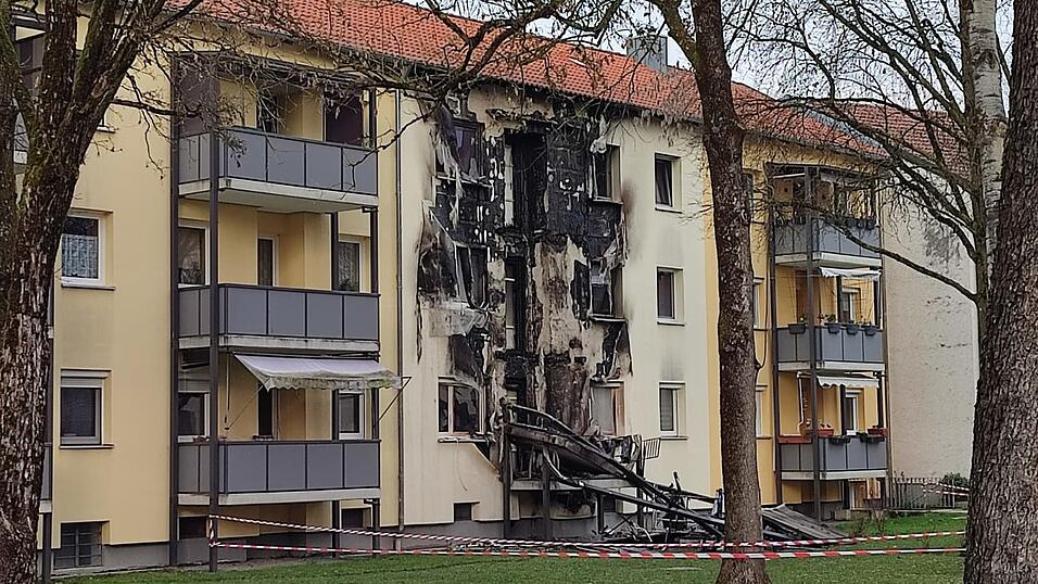 Die Fassade des Hauses wurde erheblich besch&auml;digt.