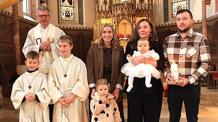 Es wurde Mara Sofie Geiger getauft, das zweite Kind der Eheleute Anna-Maria und Michael Geiger aus Hohenwarth. Als Patin fungierte Stefanie Kirschenbauer. Es wurde Mara Sofie Geiger getauft, das zweite Kind der Eheleute Anna-Maria und Michael Geiger aus Hohenwarth. Als Patin fungierte Stefanie Kirschenbauer.