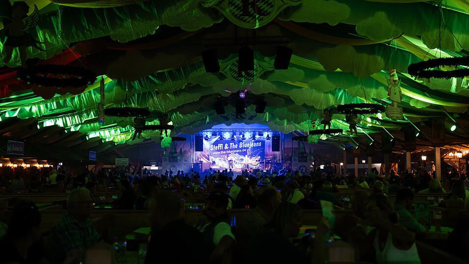 Die Partybilder vom Montag, 21. August 2023, aus dem Festzelt Reisinger. Die Partybilder vom Montag, 21. August 2023, aus dem Festzelt Reisinger.