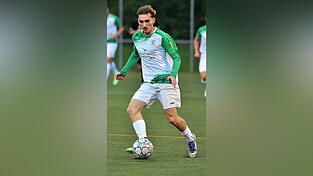 Student Marlon Limmer hat sich in den Urlaub verabschiedet, er ist einer von 15 fehlenden Spielern bei der SpVgg GW Deggendorf. Student Marlon Limmer hat sich in den Urlaub verabschiedet, er ist einer von 15 fehlenden Spielern bei der SpVgg GW Deggendorf.