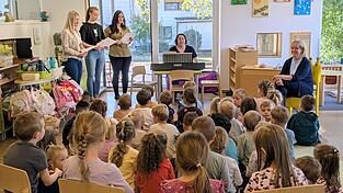 Brigitte Ittlinger (rechts) wurde in den Ruhestand verabschiedet. Brigitte Ittlinger (rechts) wurde in den Ruhestand verabschiedet.