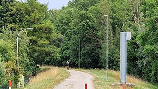 Die Baufirma wurde informiert, die Beleuchtung auf beiden Seiten wieder in Betrieb zu nehmen.