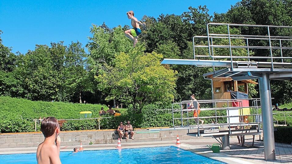 Hoch hinaus und dann hinein ins k&uuml;hle Nass