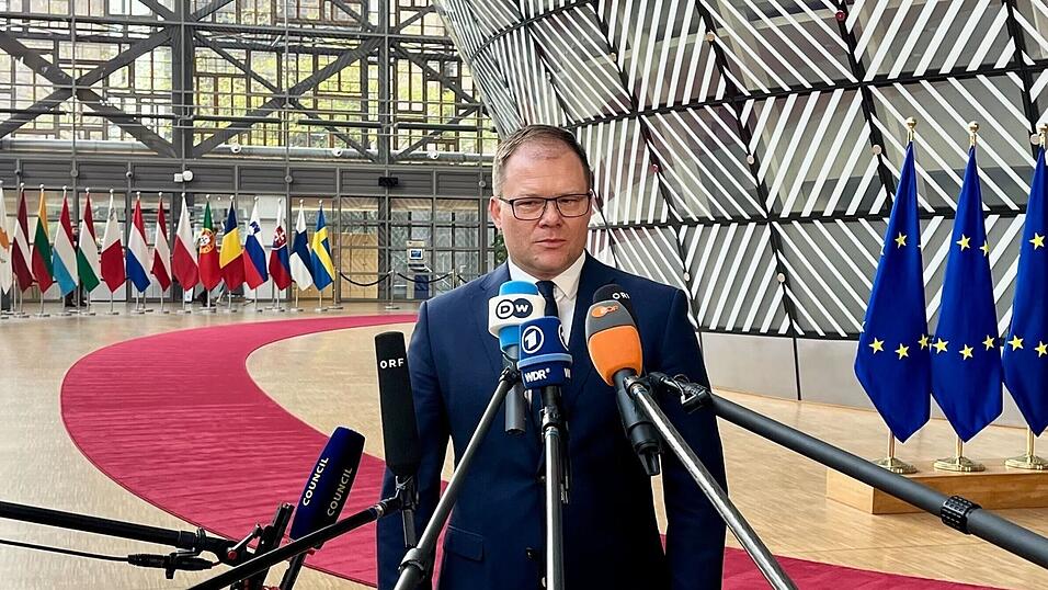 Bundesumweltminister Carsten Schneider (SPD) sagte am Dienstag: „Keine Entscheidung wäre keine gute Entscheidung.“ Bundesumweltminister Carsten Schneider (SPD) sagte am Dienstag: „Keine Entscheidung wäre keine gute Entscheidung.“