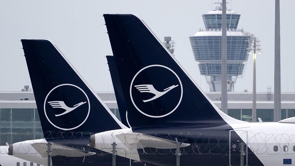 Wegen eines Streiks von Piloten der Lufthansa-Gruppe entfallen am Münchner Flughafen am Montag und Dienstag insgesamt etwa 710 Starts und Landungen. (Archivbild) Wegen eines Streiks von Piloten der Lufthansa-Gruppe entfallen am Münchner Flughafen am Montag und Dienstag insgesamt etwa 710 Starts und Landungen. (Archivbild)