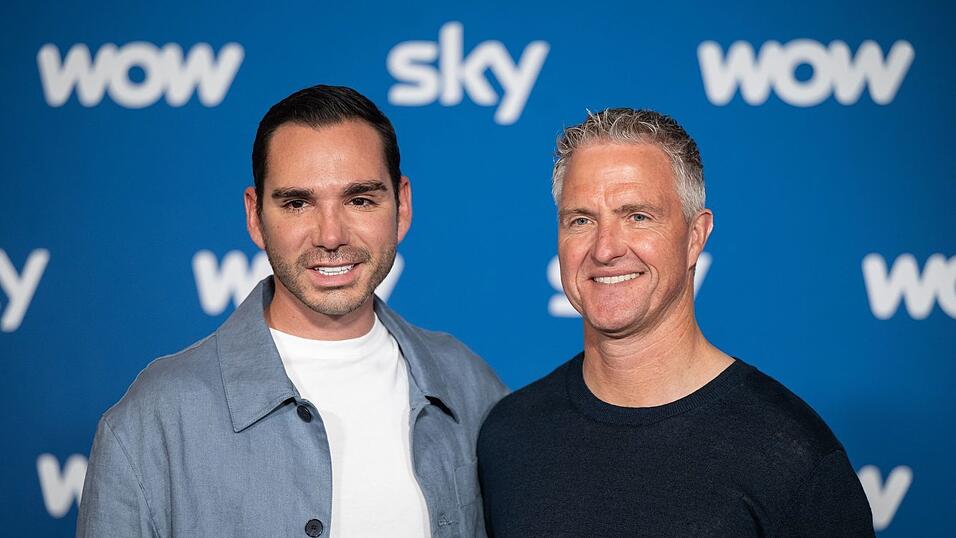 Der ehemalige Formel-1-Pilot Ralf Schumacher (50, rechts) und sein Partner &Eacute;tienne Bousquet-Cassagne (36) heiraten und lassen sich dabei von der Kamera begleiten.