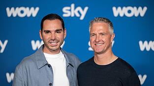 Der ehemalige Formel-1-Pilot Ralf Schumacher (50, rechts) und sein Partner Étienne Bousquet-Cassagne (36) heiraten und lassen sich dabei von der Kamera begleiten. Der ehemalige Formel-1-Pilot Ralf Schumacher (50, rechts) und sein Partner Étienne Bousquet-Cassagne (36) heiraten und lassen sich dabei von der Kamera begleiten.