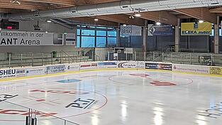 Für die Öffentlichkeit und Eishockeyvereine geht es ab sofort in der Clariant Arena wieder aufs Eis. Für die Öffentlichkeit und Eishockeyvereine geht es ab sofort in der Clariant Arena wieder aufs Eis.