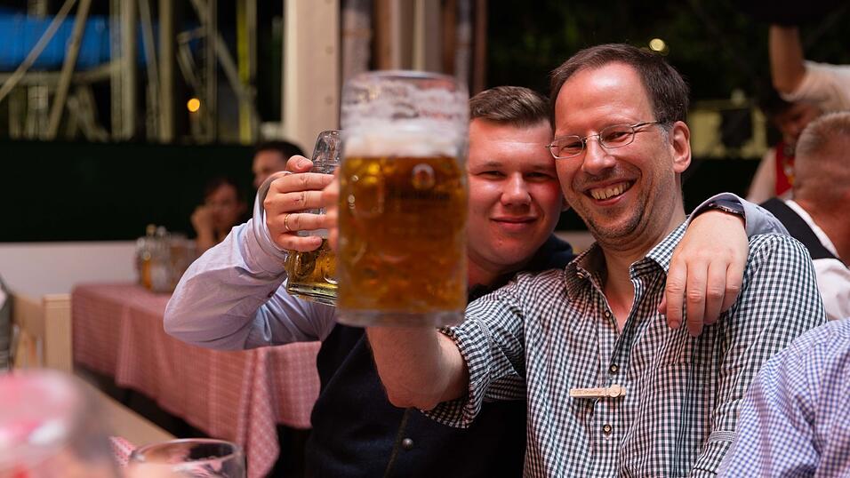 Die Partybilder vom Freitag, 7. August, aus dem Festzelt Greindl. Die Partybilder vom Freitag, 7. August, aus dem Festzelt Greindl.