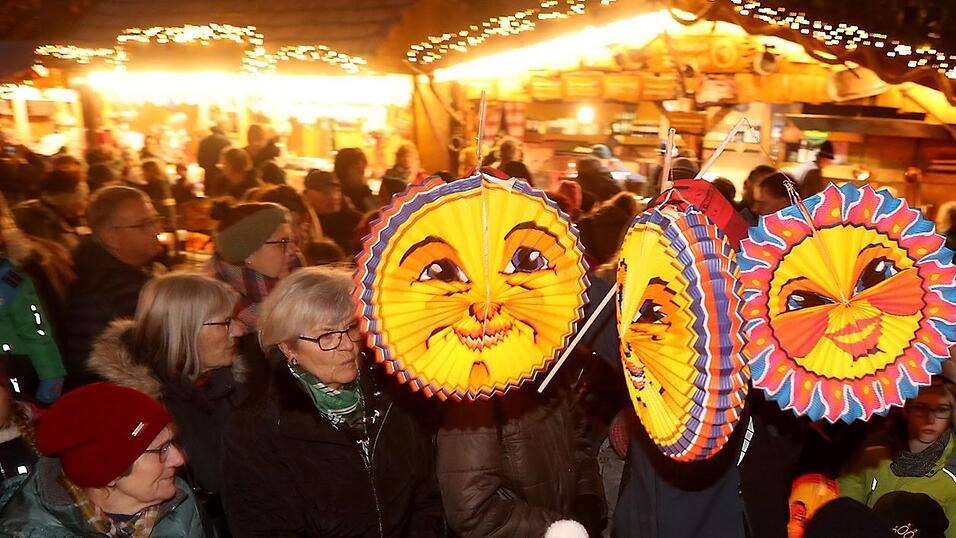 Am Donnerstagabend wurde der 40. Landshuter Christkindlmarkt er&ouml;ffnet.