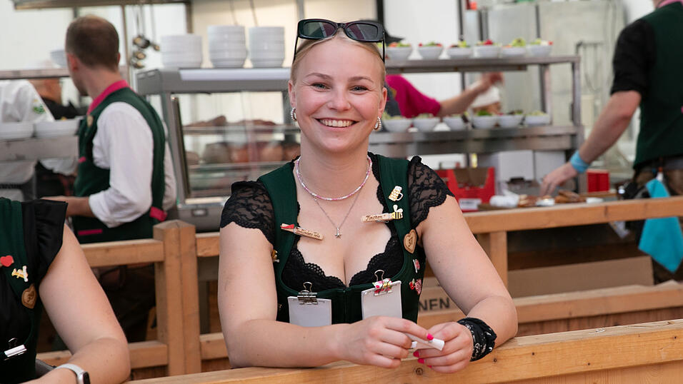 Die Partybilder vom Sonntag, 10. August, aus dem Festzelt Weckmann. Die Partybilder vom Sonntag, 10. August, aus dem Festzelt Weckmann.