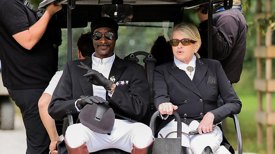 Snoop Dogg und die US-amerikanische Fernsehmoderatorin Martha Stewart erhielten einen Emmy.