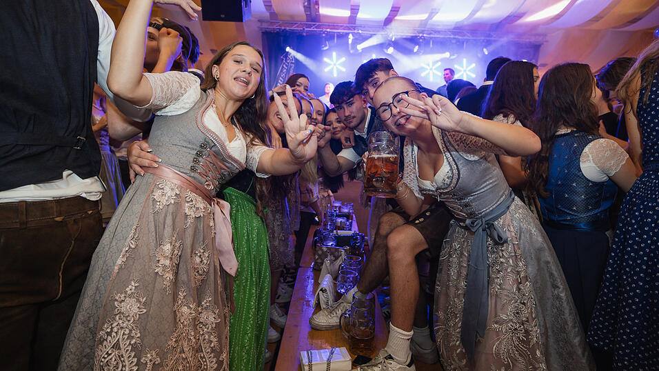 Die Partybilder vom Sonntag, 18. August, aus dem Festzelt Nothaft. Die Partybilder vom Sonntag, 18. August, aus dem Festzelt Nothaft.