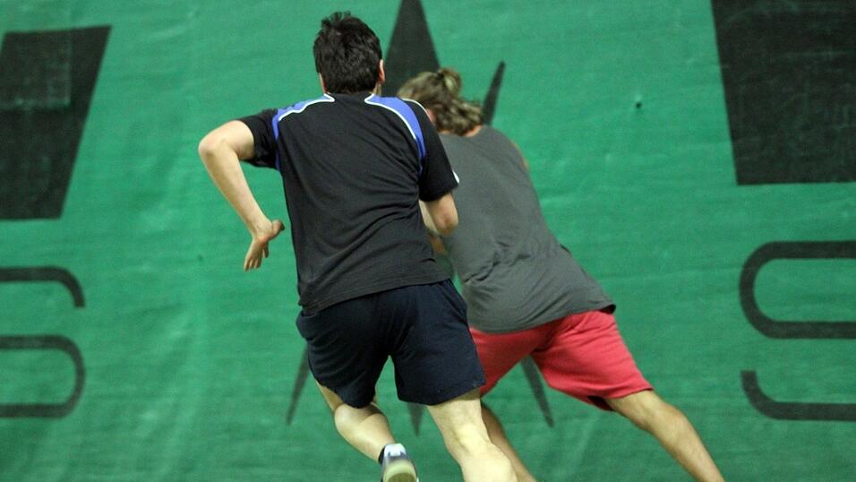 Wir haben Tigers-St&uuml;rmer Ren&eacute; R&ouml;thke beim 'Rock Your Body'-Bootcamp besucht. (Foto: Fabian Ro&szlig;mann)