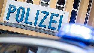 Die Polizei ermittelt gegen einen 25-Jährigen wegen des Verdachts der Geldwäsche.