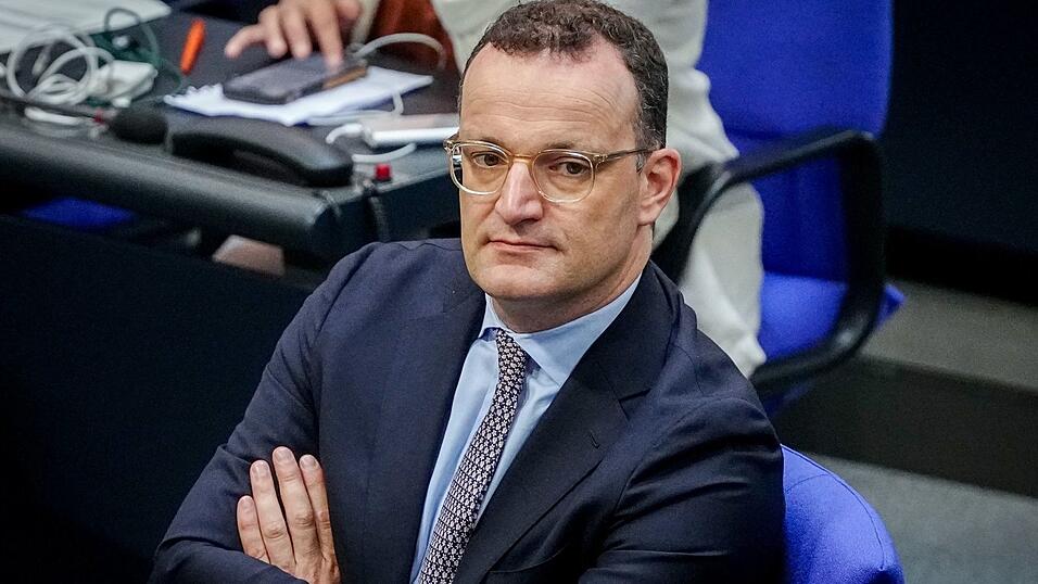 Spahn sieht sich nach abgesagter Richterwahl Vorwürfen ausgesetzt.