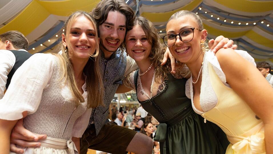 Die Partybilder vom Freitag, 7. August, aus dem Festzelt Reisinger. Die Partybilder vom Freitag, 7. August, aus dem Festzelt Reisinger.