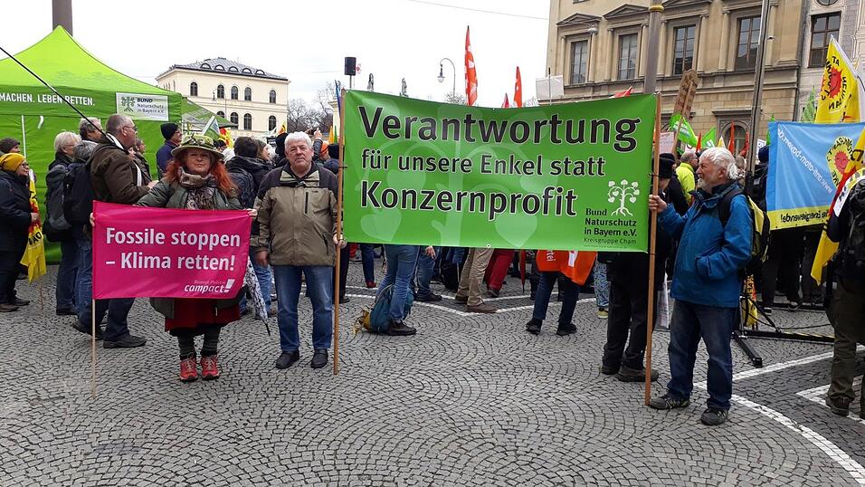 Die Chamer BI gegen Atomanlagen war bei der Abschaltparty in München. Die Chamer BI gegen Atomanlagen war bei der Abschaltparty in München.