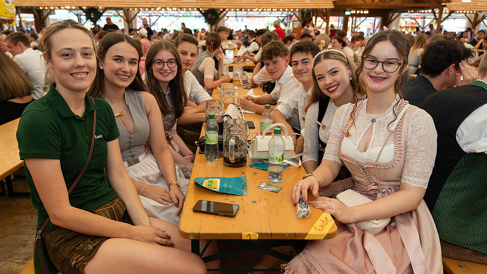 Die Partybilder vom Sonntag, 20. August 2023, aus dem Festzelt Nothaft. Die Partybilder vom Sonntag, 20. August 2023, aus dem Festzelt Nothaft.