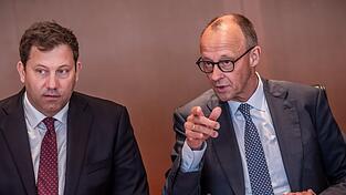 Bundeskanzler Friedrich Merz (r.) und Finanzminister Lars Klingbeil haben sich viel vorgenommen.