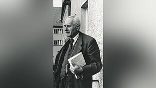 Wissbegierig, mit einem Buch in der Hand. So kannten viele den Ehrenbürger Dr. Josef Keim.