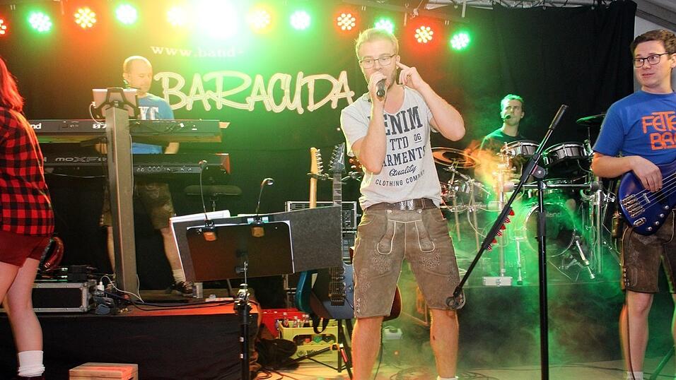 Die besten Bilder vom Wein- und Wei&szlig;bierfest des Burschenvereins Arth und der M&auml;dchengruppe.