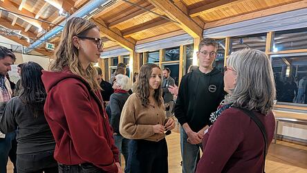 Beim &bdquo;Speeddating&ldquo; mit den Altdorfer Gemeinder&auml;ten tauten die Erstw&auml;hler auf.