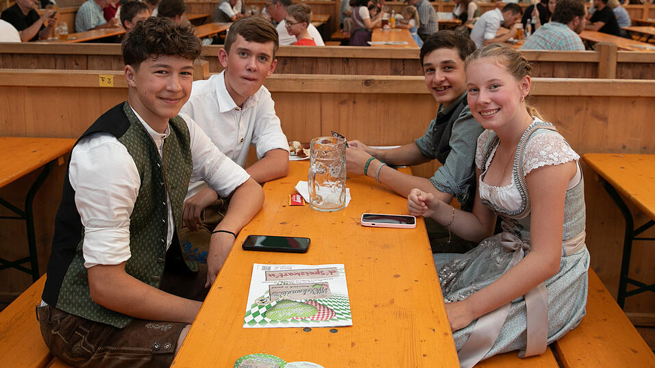 Die Partybilder vom Montag, 18. August, aus dem Festzelt Weckmann. Die Partybilder vom Montag, 18. August, aus dem Festzelt Weckmann.