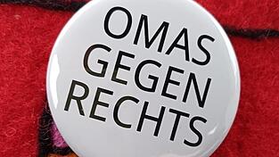 Die &bdquo;Omas gegen Rechts&ldquo; wehren sich gegen pauschale Unterstellungen und diffamierende Aussagen.