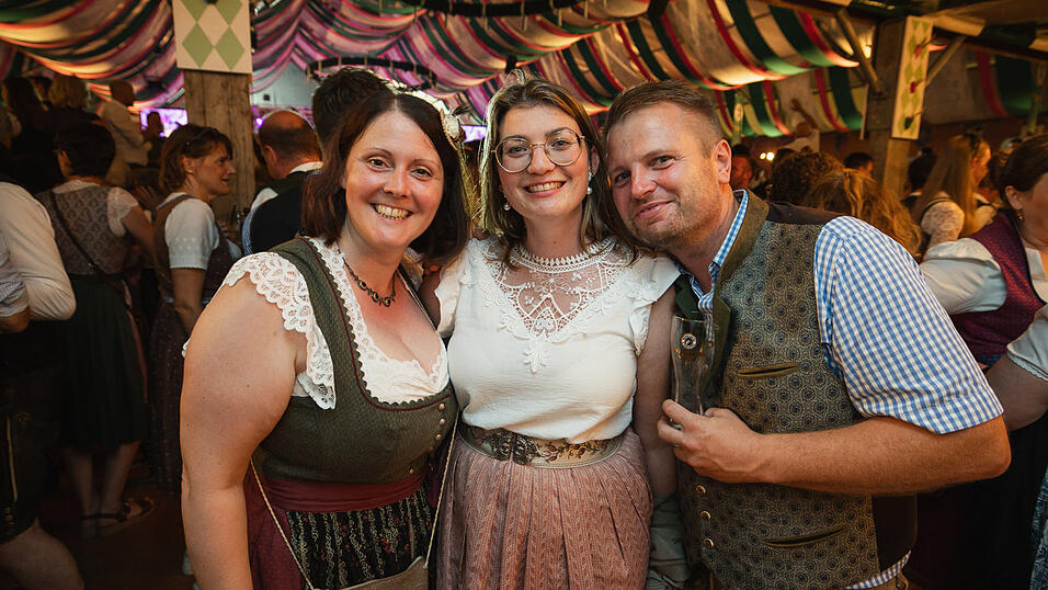 Die Partybilder vom Sonntag, 18. August, aus dem Festzelt Weckmann. Die Partybilder vom Sonntag, 18. August, aus dem Festzelt Weckmann.