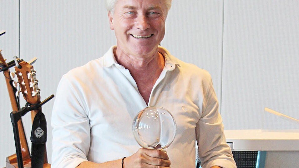 'Werner Schmidbauer übt eine muttersprachliche Vorbildfunktion aus und erzeugt einen Multiplikationseffekt', lobte Sepp Obermeier. 'Werner Schmidbauer übt eine muttersprachliche Vorbildfunktion aus und erzeugt einen Multiplikationseffekt', lobte Sepp Obermeier.