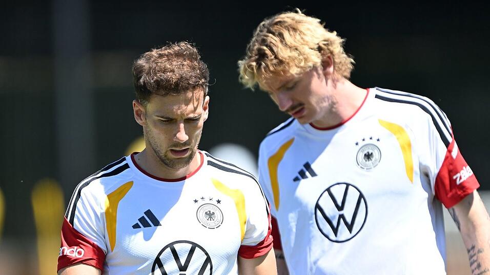 Ihr Turnier ist es noch nicht: Null-Minuten-Stürmer Nick Woltemade (r) und 25-Minuten-Mann Leon Goretzka hoffen auf Einsatzzeiten gegen Ecuador. Ihr Turnier ist es noch nicht: Null-Minuten-Stürmer Nick Woltemade (r) und 25-Minuten-Mann Leon Goretzka hoffen auf Einsatzzeiten gegen Ecuador.