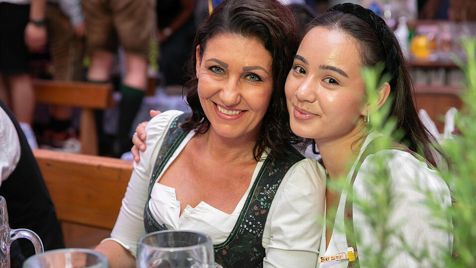 Die Partybilder vom Freitag, 8. August, aus dem Festzelt Wenisch. Die Partybilder vom Freitag, 8. August, aus dem Festzelt Wenisch.