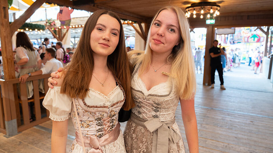 Die Partybilder vom Montag, 21. August 2023, aus dem Festzelt Nothaft. Die Partybilder vom Montag, 21. August 2023, aus dem Festzelt Nothaft.