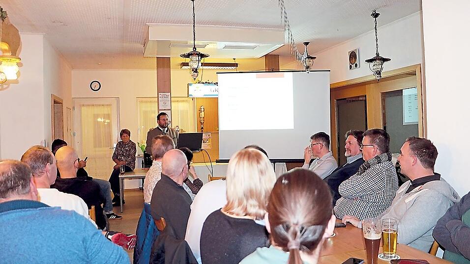 So wie hier in Martinsbuch präsentierte der Bürgermeister eine umfangreiche Bilanz über das zu Ende gehende Jahr. So wie hier in Martinsbuch präsentierte der Bürgermeister eine umfangreiche Bilanz über das zu Ende gehende Jahr.