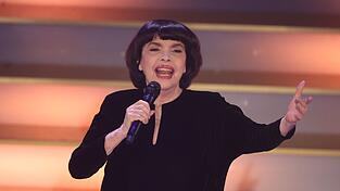Sie hat vor Königen, Präsidenten und Millionen Zuschauern gesungen. Trotzdem hat Mireille Mathieu bei ihren Auftritten Lampenfieber, wie sie verrät. (Archivfoto) Sie hat vor Königen, Präsidenten und Millionen Zuschauern gesungen. Trotzdem hat Mireille Mathieu bei ihren Auftritten Lampenfieber, wie sie verrät. (Archivfoto)