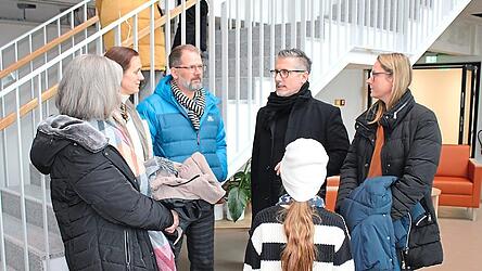 Stadtbaumeister Volker Skibba führt selbst Gäste durchs Haus. So groß ist der Andrang.