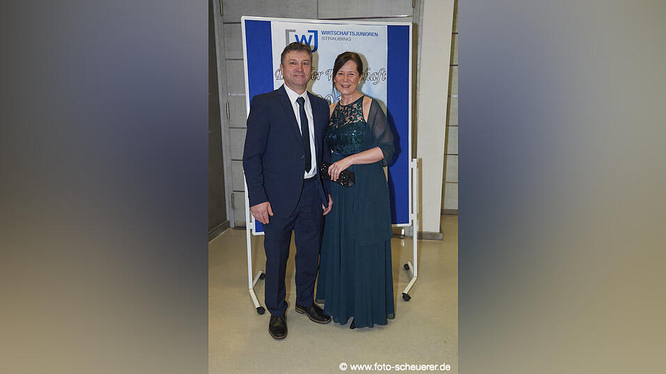 Feiern k&ouml;nnen sie, die Wirtschaftsjunioren - hier ist der Beweis!