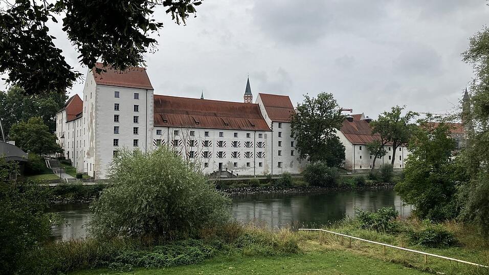 Die eindrucksvolle Geschichte des imposanten Bauwerks kann man bei Führungen zum Tag des offenen Denkmals entdecken. Die eindrucksvolle Geschichte des imposanten Bauwerks kann man bei Führungen zum Tag des offenen Denkmals entdecken.