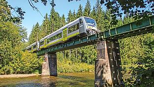 Die Ilztalbahn verkehrt an den Wochenenden von Mai bis Oktober zwischen Passau und Freyung.