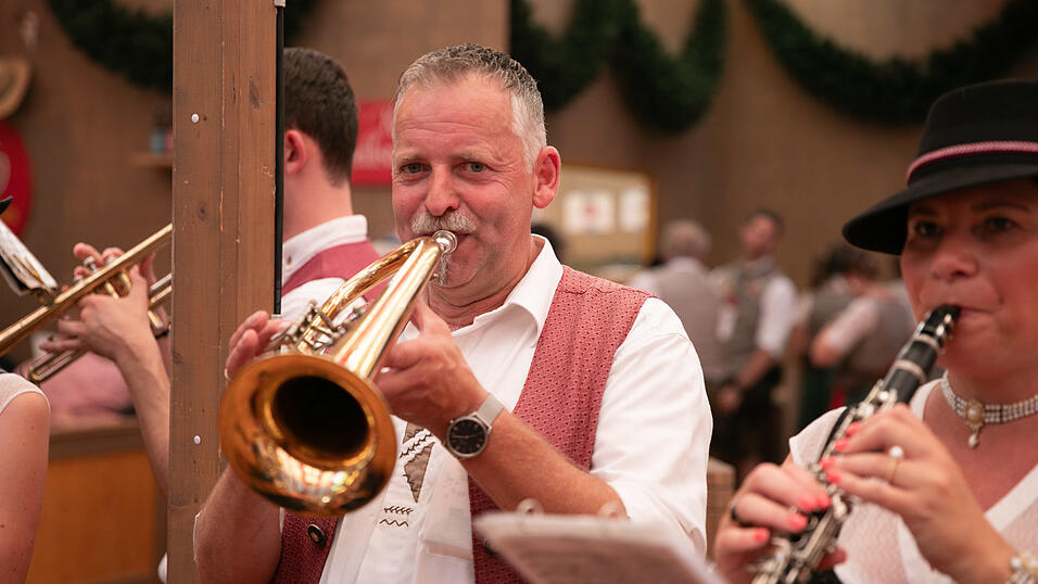 Die Partybilder vom Freitag, 8. August, aus dem Festzelt Krönner. Die Partybilder vom Freitag, 8. August, aus dem Festzelt Krönner.