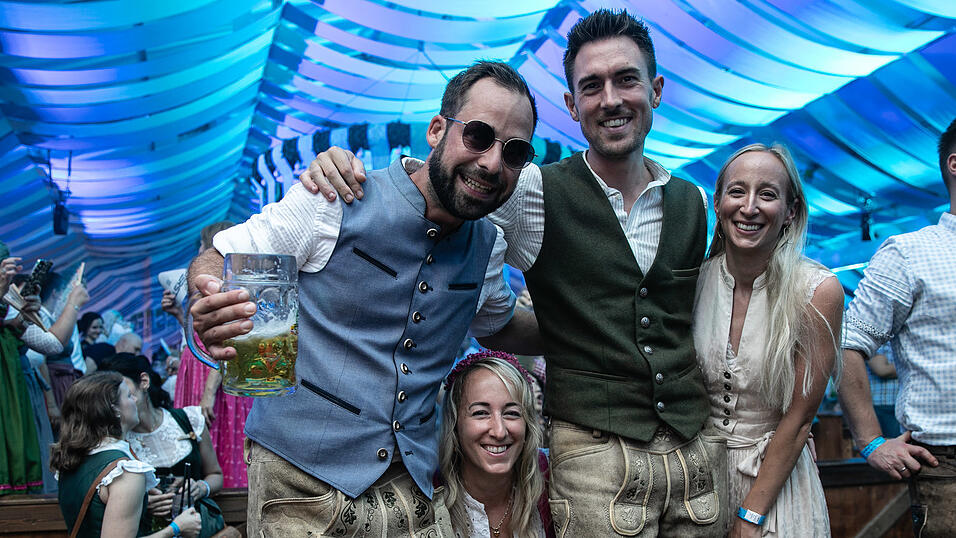 Die Partybilder vom Freitag, 15. August, aus dem Festzelt Wenisch. Die Partybilder vom Freitag, 15. August, aus dem Festzelt Wenisch.