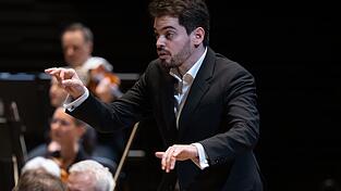 Lahav Shani leitet auch das Israel Philharmonic Orchestra (Archiv).