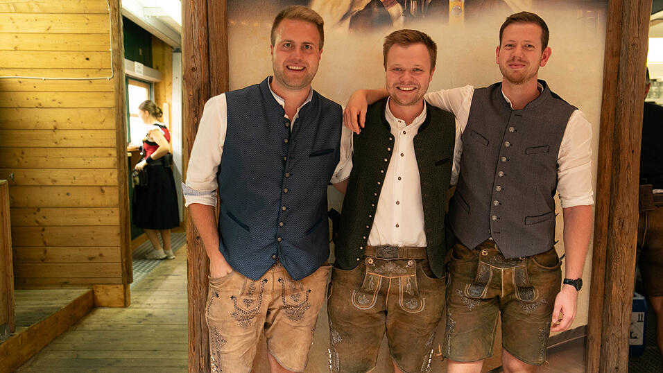 Die Partybilder vom Montag, 18. August, aus dem Festzelt Nothaft. Die Partybilder vom Montag, 18. August, aus dem Festzelt Nothaft.