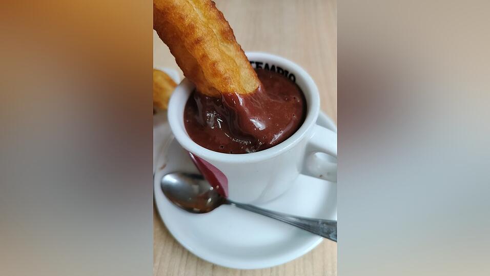 Churros con Chocolate helfen auch nach einer langen Partynacht. Churros con Chocolate helfen auch nach einer langen Partynacht.
