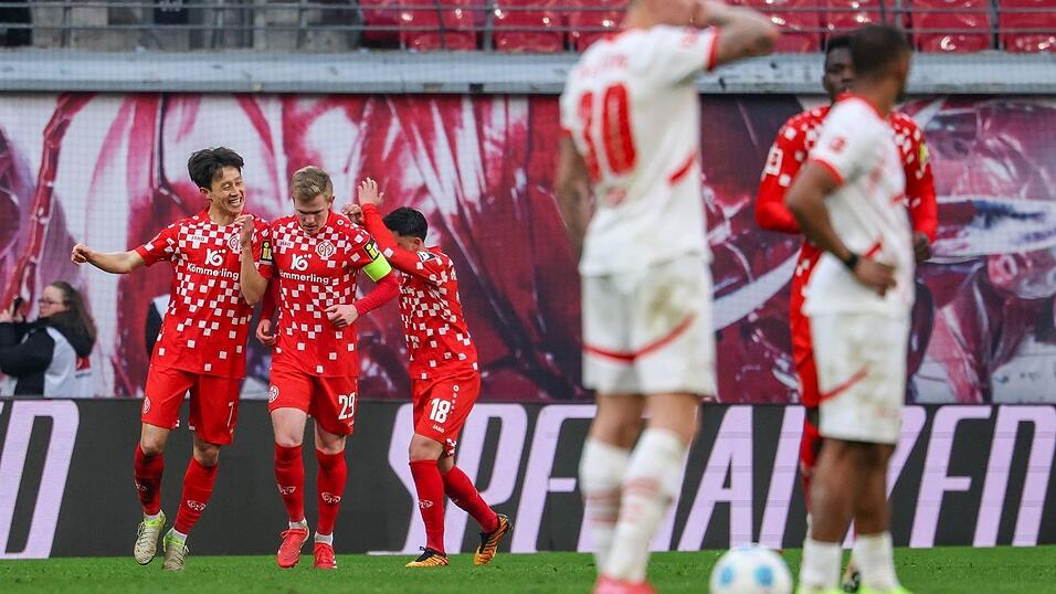 Mainz bejubelt die Führung durch Jonathan Burkardt.