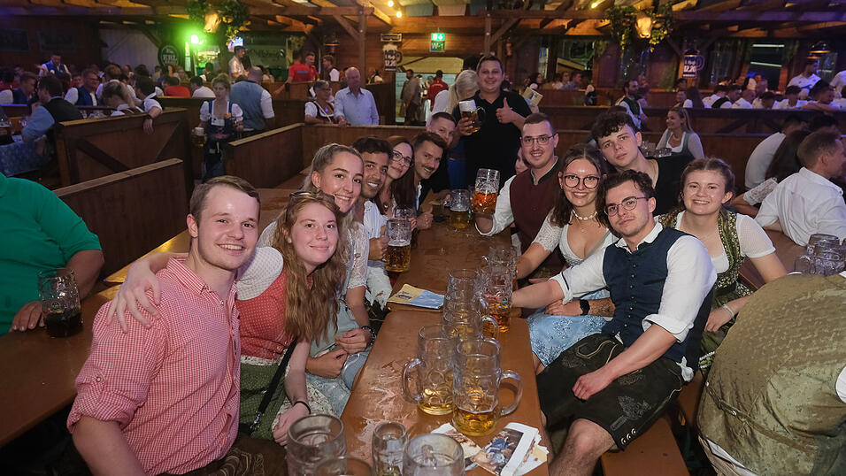 Die Partybilder vom Dienstag, 15. August 2023, aus dem Festzelt Wenisch. Die Partybilder vom Dienstag, 15. August 2023, aus dem Festzelt Wenisch.