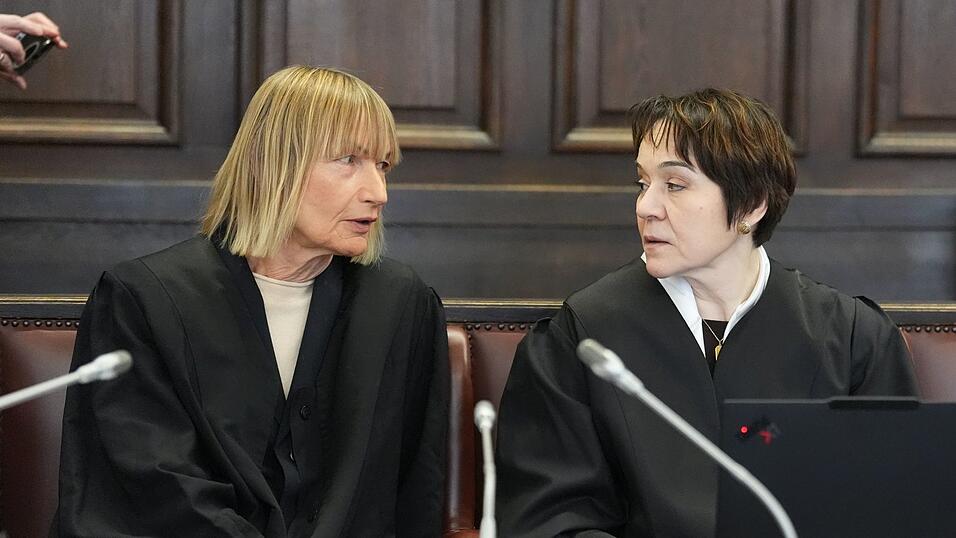 Die Verteidigerin des Angeklagten nennt die Vorwürfe haltlos und konstruiert. Die Verteidigerin des Angeklagten nennt die Vorwürfe haltlos und konstruiert.