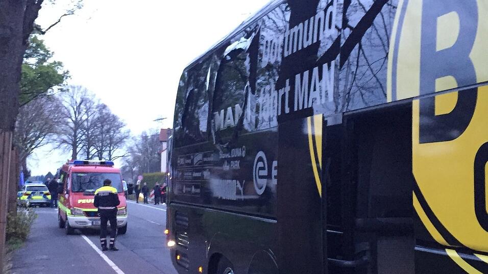 Zehn Tage nach dem Sprengstoffanschlag auf den Mannschaftsbus von Borussia Dortmund wurde ein 28-jähriger Mann festgenommen, der für die Tat verantwortlich sein soll. Zehn Tage nach dem Sprengstoffanschlag auf den Mannschaftsbus von Borussia Dortmund wurde ein 28-jähriger Mann festgenommen, der für die Tat verantwortlich sein soll.